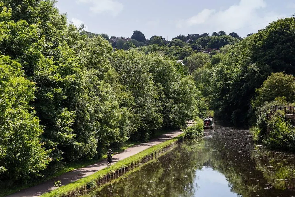 Luxury Canalside Home In Leeds 0*, Λιντς Ηνωμένο Βασίλειο