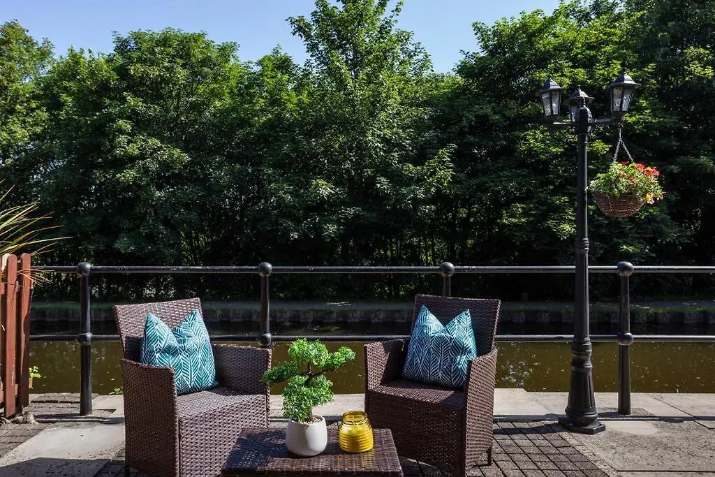 Σπίτι διακοπών Luxury Canalside Home In Leeds