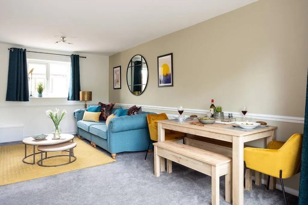 Luxury Canalside Home In Leeds